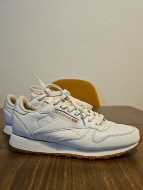 Reebok Classics - Mens 6.5 / Womens 8